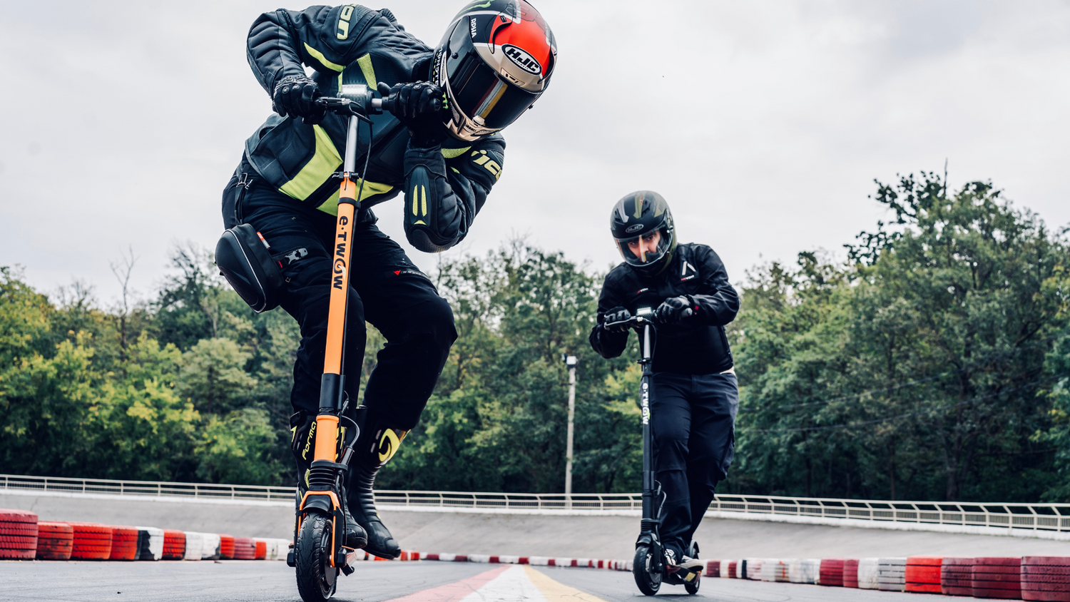 Hinweise für E-Scooter Fahrer: Achtung! 8 Dinge, die Du mit einem E-Scooter nicht tun solltest.